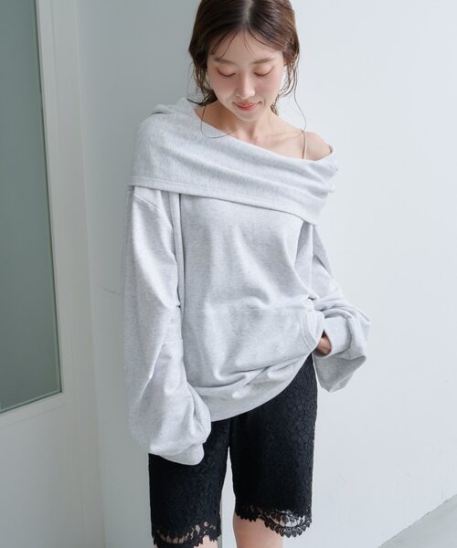 Kastane(カスタネ)の「【2025AWカタログ】オフショルスウェット(スウェット・レディース・ネイビー/グレー/ブラウン・MEDIUM/SMALL)」の9枚目の写真