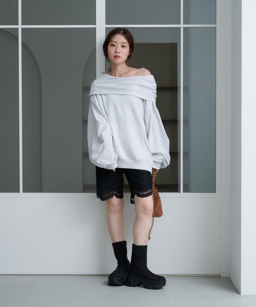 Kastane(カスタネ)の「【2025AWカタログ】オフショルスウェット(スウェット・レディース・ネイビー/グレー/ブラウン・MEDIUM/SMALL)」の12枚目の写真