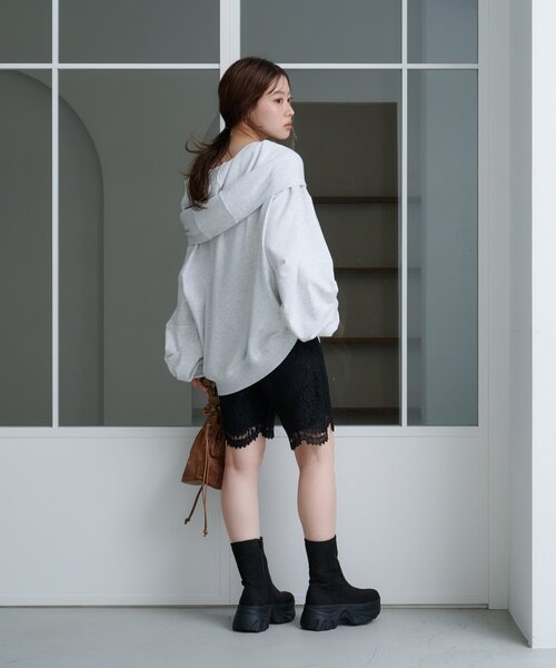 Kastane(カスタネ)の「【2025AWカタログ】オフショルスウェット(スウェット・レディース・ネイビー/グレー/ブラウン・MEDIUM/SMALL)」の15枚目の写真