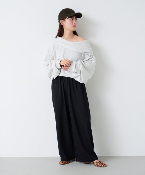 Kastane(カスタネ)の「【2025AWカタログ】オフショルスウェット(スウェット・レディース・ネイビー/グレー/ブラウン・MEDIUM/SMALL)」の20枚目の写真