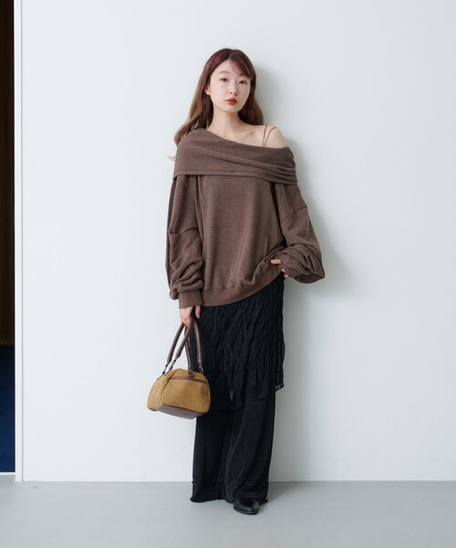 Kastane（カスタネ）の「【2025AWカタログ】オフショルスウェット（スウェット・レディース・ネイビー/グレー/ブラウン・MEDIUM/SMALL）」の4枚目の写真