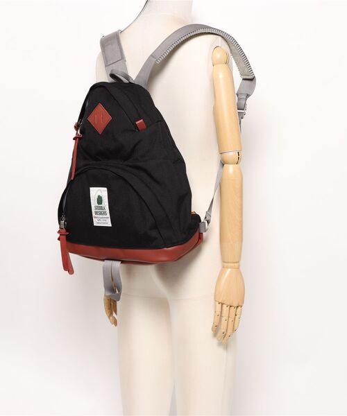 SIERRA DESIGNS(シェラデザイン)の「【モノマガジン掲載】60th ANNIVERSARY DAYTRIPPER LIMITED(バックパック/リュック・レディース・ブラック/タン/ネイビー/ブラウン/ブラウン系カモフラージュ・ONE SIZE)」の8枚目の写真