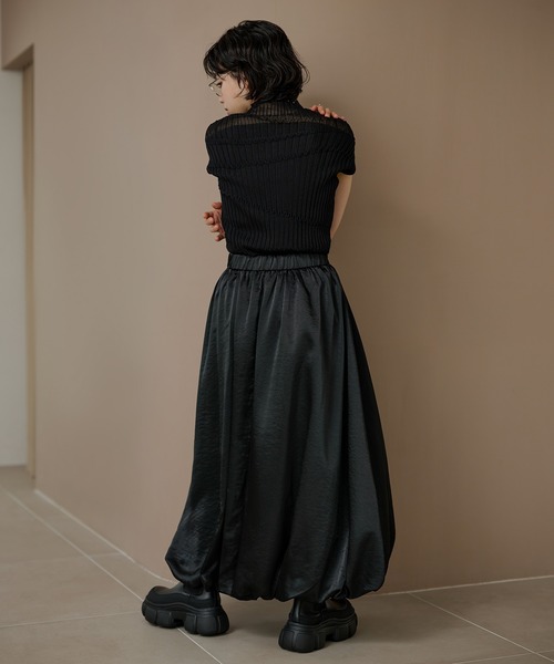 LAULEN(ローレン)の「gather balloon satin long skirt /ギャザーバルーンサテンロングスカート(スカート・レディース・ブラウン/アイボリー/ブラック・L/M/S)」の11枚目の写真