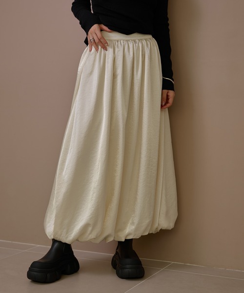 LAULEN(ローレン)の「gather balloon satin long skirt /ギャザーバルーンサテンロングスカート(スカート・レディース・ブラウン/アイボリー/ブラック・L/M/S)」の14枚目の写真