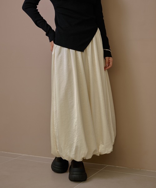 LAULEN(ローレン)の「gather balloon satin long skirt /ギャザーバルーンサテンロングスカート(スカート・レディース・ブラウン/アイボリー/ブラック・L/M/S)」の15枚目の写真