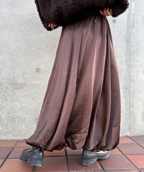 LAULEN(ローレン)の「gather balloon satin long skirt /ギャザーバルーンサテンロングスカート(スカート・レディース・ブラウン/アイボリー/ブラック・L/M/S)」の21枚目の写真