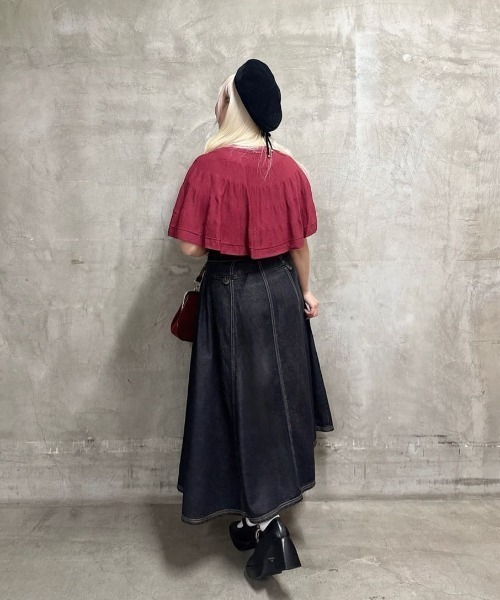 an another angelus（アンアナザーアンジェラス）の「チェーン付きダブル釦2wayケープニット（ニット/セーター・レディース・ライトベージュ/ブラック/ワインレッド・FREE）」の15枚目の写真