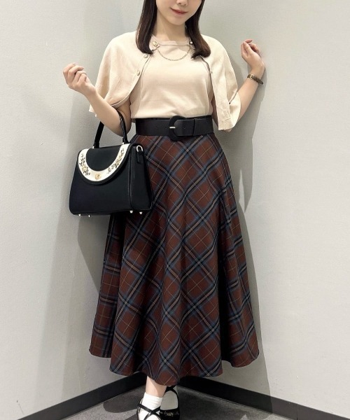 an another angelus（アンアナザーアンジェラス）の「チェーン付きダブル釦2wayケープニット（ニット/セーター・レディース・ライトベージュ/ブラック/ワインレッド・FREE）」の9枚目の写真