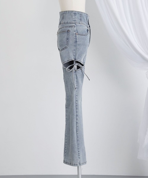 DearMyLoveRose(ディアマイラブローズ)の「スリット入りカットアウトリボンフレアデニムパンツ(デニムパンツ・レディース・グレイッシュブルー/ブルー/グレー・SMALL/MEDIUM)」の9枚目の写真