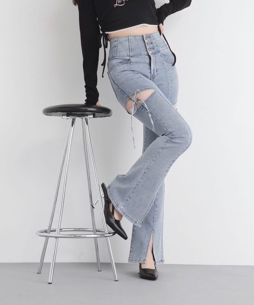 DearMyLoveRose(ディアマイラブローズ)の「スリット入りカットアウトリボンフレアデニムパンツ(デニムパンツ・レディース・グレイッシュブルー/ブルー/グレー・SMALL/MEDIUM)」の16枚目の写真