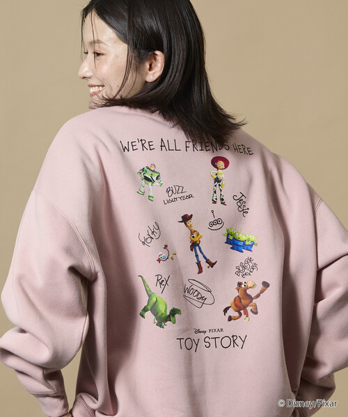 FREAK'S STORE（フリークスストア）の「限定展開 TOY STORY/トイ・ストーリー / 別注 バックプリント クルーネックスウェット / RANDOM（スウェット・メンズ・ピンク/ネイビー/アッシュグレー/ブラック・LARGE/MEDIUM/SMALL）」の4枚目の写真