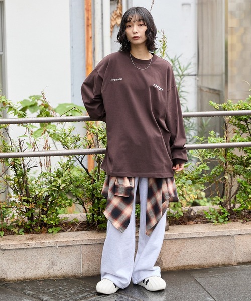 ddp（ディーディーピー）の「DDP/ディーディーピー 別注 サークルロゴ刺繍 ヘビーウェイト ビッグシルエットロンT（Tシャツ/カットソー・メンズ・ブラック系/チャコール/ネイビー/ブラウン/ホワイト系/ブラック/オフホワイト・L/M）」の22枚目の写真