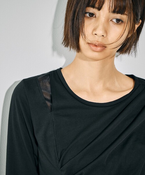 UNITED TOKYO（ユナイテッドトウキョウ）の「スラッシュレイヤーT｜ウォッシャブル/レイヤードトップス/シアートップス/ロンT/冬服（Tシャツ/カットソー・レディース・ライトブルー/ブラック/ホワイト・FREE）」の7枚目の写真