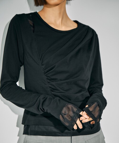 UNITED TOKYO（ユナイテッドトウキョウ）の「スラッシュレイヤーT｜ウォッシャブル/レイヤードトップス/シアートップス/ロンT/冬服（Tシャツ/カットソー・レディース・ライトブルー/ブラック/ホワイト・FREE）」の8枚目の写真