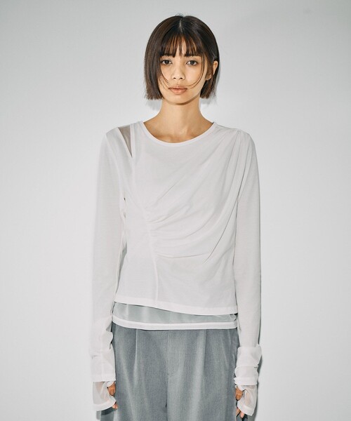 UNITED TOKYO（ユナイテッドトウキョウ）の「スラッシュレイヤーT｜ウォッシャブル/レイヤードトップス/シアートップス/ロンT/冬服（Tシャツ/カットソー・レディース・ライトブルー/ブラック/ホワイト・FREE）」の17枚目の写真