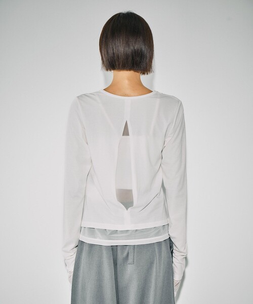 UNITED TOKYO（ユナイテッドトウキョウ）の「スラッシュレイヤーT｜ウォッシャブル/レイヤードトップス/シアートップス/ロンT/冬服（Tシャツ/カットソー・レディース・ライトブルー/ブラック/ホワイト・FREE）」の19枚目の写真