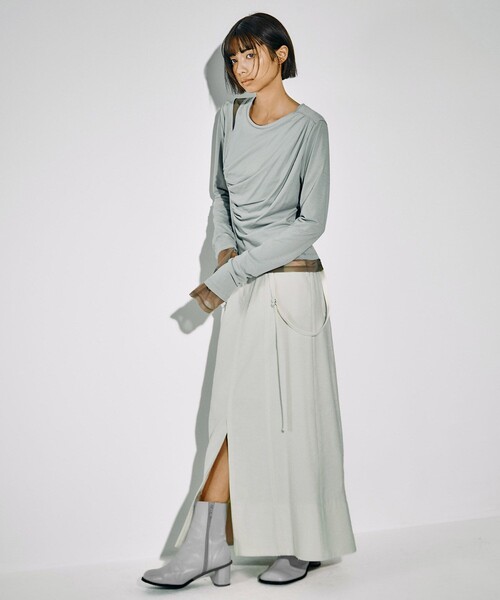 UNITED TOKYO（ユナイテッドトウキョウ）の「スラッシュレイヤーT｜ウォッシャブル/レイヤードトップス/シアートップス/ロンT/冬服（Tシャツ/カットソー・レディース・ライトブルー/ブラック/ホワイト・FREE）」の22枚目の写真