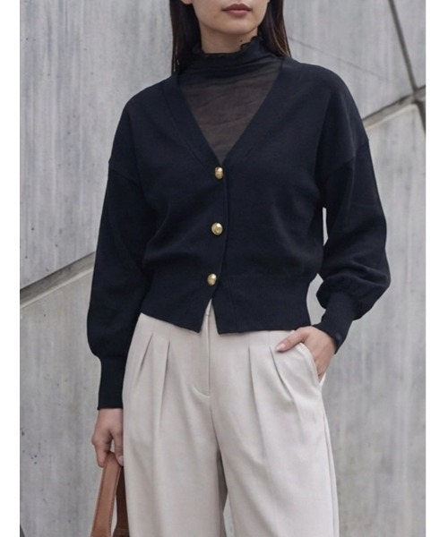 fifth(フィフス)の「ゴールドボタンVネックニットカーディガン(カーディガン/ボレロ・レディース・グレー/ブラック・M)」の2枚目の写真
