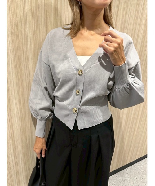 fifth(フィフス)の「ゴールドボタンVネックニットカーディガン(カーディガン/ボレロ・レディース・グレー/ブラック・M)」の16枚目の写真