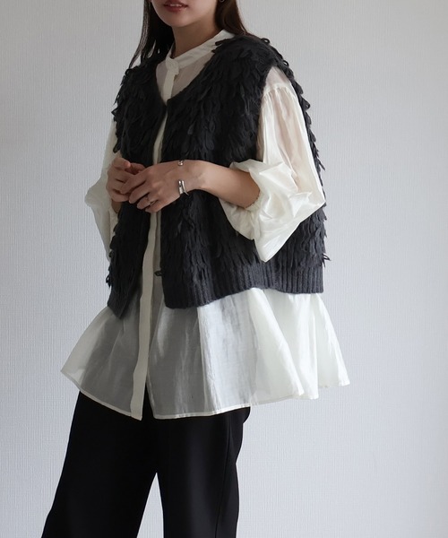 sin.ca(シンカ)の「ループフリンジニットベスト(ベスト・レディース・ブラック/アイボリー/チャコールグレー/グレー・M)」の15枚目の写真