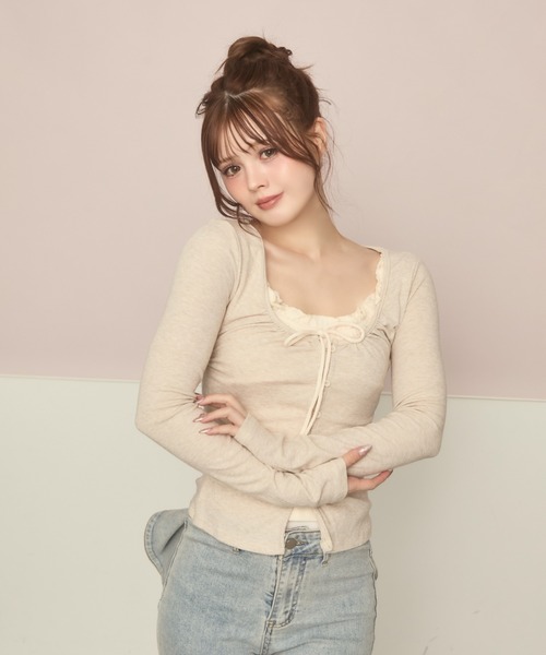 TITTY&CO.（ティティーアンドコー）の「レイヤード風フリルギャザートップス（Tシャツ/カットソー・レディース・ベージュ/ブラック/グレー/ラベンダー・FREE）」の3枚目の写真