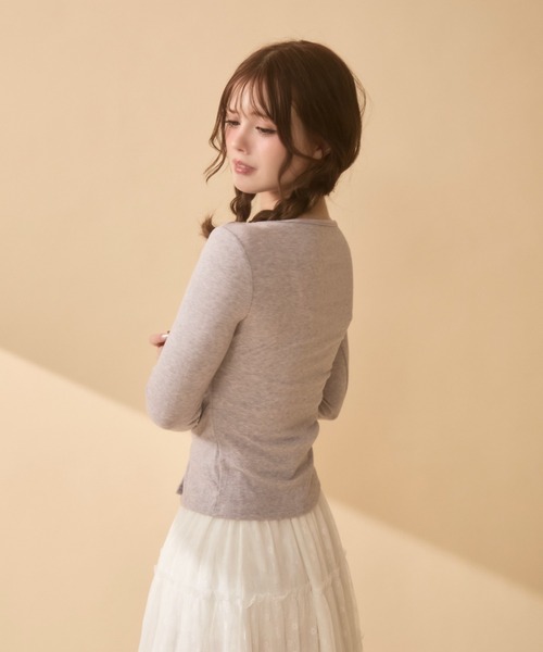 TITTY&CO.（ティティーアンドコー）の「レイヤード風フリルギャザートップス（Tシャツ/カットソー・レディース・ベージュ/ブラック/グレー/ラベンダー・FREE）」の11枚目の写真