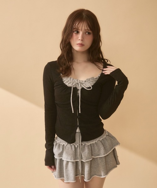 TITTY&CO.（ティティーアンドコー）の「レイヤード風フリルギャザートップス（Tシャツ/カットソー・レディース・ベージュ/ブラック/グレー/ラベンダー・FREE）」の14枚目の写真