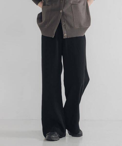 URBAN RESEARCH（アーバンリサーチ）の「ストレッチフレアイージーパンツ（その他パンツ・レディース・ブラック/チャコールグレー・36/40/38）」の13枚目の写真