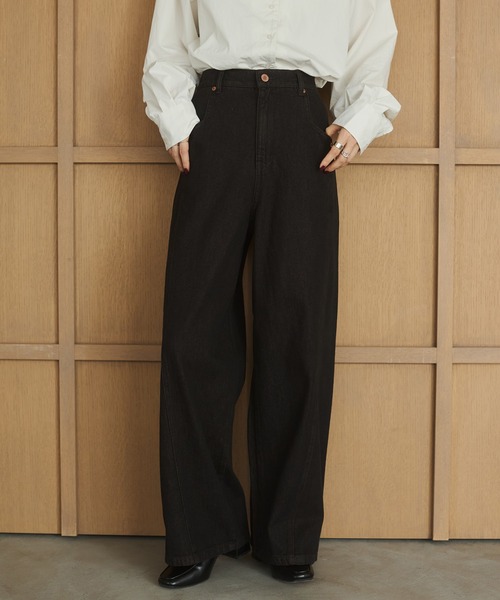 hunch（ハンチ）の「スラブデニム/ラメ ワイドデニムパンツ（デニムパンツ・レディース・ワンウォッシュ/ブラック系その他/ライトインディゴブルー・FREE）」の2枚目の写真