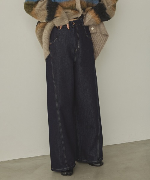 hunch（ハンチ）の「スラブデニム/ラメ ワイドデニムパンツ（デニムパンツ・レディース・ワンウォッシュ/ブラック系その他/ライトインディゴブルー・FREE）」の6枚目の写真