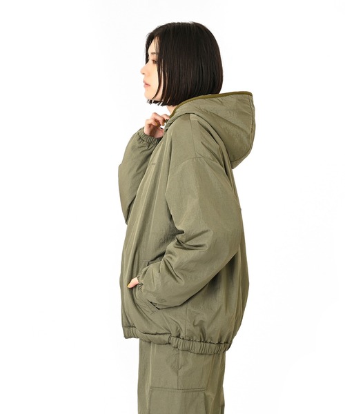 NEW BALANCE（ニューバランス）の「リバーシブルボアジャケット（ブルゾン・レディース・カーキ/ダークグレー・SMALL/MEDIUM/LARGE/X-LARGE）」の17枚目の写真