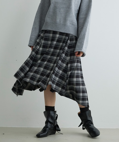Mirette(ミレット)の「アシンメトリーヘムチェックミディスカート / Asymmetry Hem Check Midi Skirt(スカート・レディース・ブラック/ブラウン・MEDIUM/SMALL)」の2枚目の写真