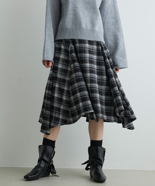 Mirette(ミレット)の「アシンメトリーヘムチェックミディスカート / Asymmetry Hem Check Midi Skirt(スカート・レディース・ブラック/ブラウン・MEDIUM/SMALL)」の4枚目の写真