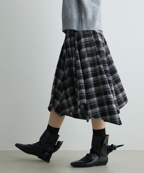 Mirette(ミレット)の「アシンメトリーヘムチェックミディスカート / Asymmetry Hem Check Midi Skirt(スカート・レディース・ブラック/ブラウン・MEDIUM/SMALL)」の7枚目の写真