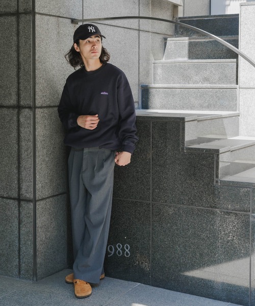 THOUSAND MILE（サウザンドマイル）の「THOUSAND MILE/サウザンドマイル DRAWCORD CREW NECK PULLOVER ラバーロゴ クルーネックスウェット（スウェット・メンズ・ブラック/ライトグレー/チャコール/ネイビー・XS/M/XL/L）」の6枚目の写真