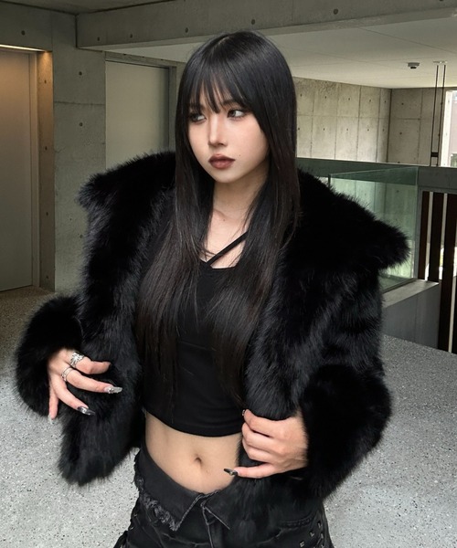 KsG(ケーエスジー)の「Cross Volume Fur Jacket(ブルゾン・レディース・ホワイト/ブラック・MEDIUM/SMALL/LARGE)」の15枚目の写真