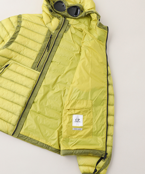 C.P. COMPANY(シーピーカンパニー)の「C.P. Company / シーピーカンパニー OW MEDIUM JKT IN DD-SHELL(ダウンジャケット/コート・メンズ・オレンジ/イエロー/ホワイト系その他/ブラック・SMALL/MEDIUM)」の15枚目の写真