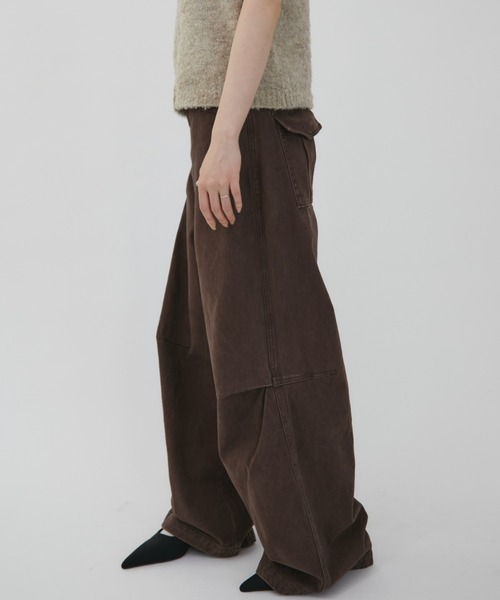 VION(ヴィオン)の「サイドタックワイドパンツ / Side Tuck Wide Pants(チノパンツ・レディース・ブラック/ブラウン・MEDIUM/LARGE)」の15枚目の写真
