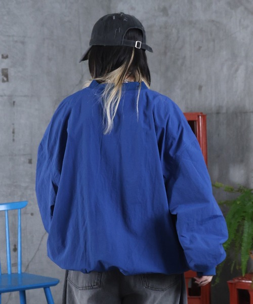 ILL'S(イルズ)の「Vネック ロゴ ナイロンスウェット メンズ レディース ユニセックス(スウェット・メンズ・ブラック/ブルー・L/M)」の14枚目の写真