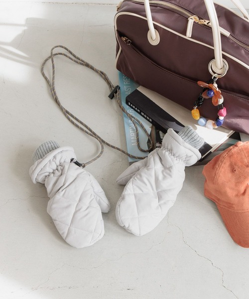 BAYFLOW（ベイフロー）の「[ギフトにもおすすめ]コード付きキルトフードミトン（手袋・レディース・ブラック/ライトグレー・FREE）」の14枚目の写真