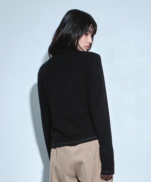 UNITED TOKYO(ユナイテッドトウキョウ)の「Cashmere Silk Turtle Neck Jersey|ウォッシャブル/保温/レイヤード/オフィスカジュアル(Tシャツ/カットソー・レディース・アイボリー/ラベンダー/ブラック・FREE)」の18枚目の写真