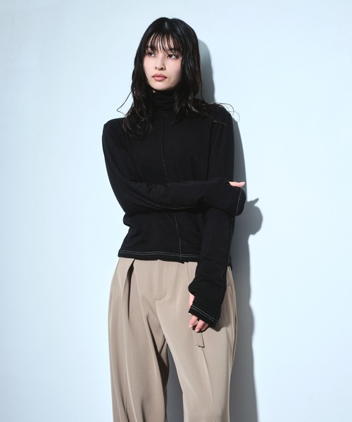 UNITED TOKYO(ユナイテッドトウキョウ)の「Cashmere Silk Turtle Neck Jersey|ウォッシャブル/保温/レイヤード/オフィスカジュアル(Tシャツ/カットソー・レディース・アイボリー/ラベンダー/ブラック・FREE)」の14枚目の写真