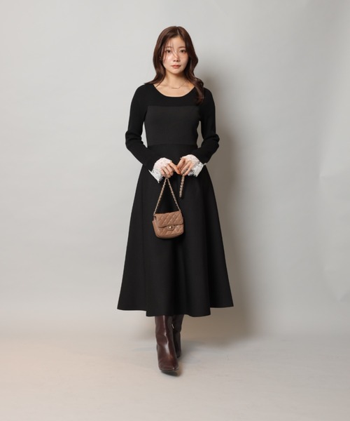 Apuweiser-riche(アプワイザーリッシェ)の「袖レースビスチェ切替ワンピース(ワンピース・レディース・ブラック/グレイッシュベージュ/ブラック系その他・2/1)」の7枚目の写真