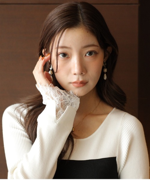 Apuweiser-riche(アプワイザーリッシェ)の「袖レースビスチェ切替ワンピース(ワンピース・レディース・ブラック/グレイッシュベージュ/ブラック系その他・2/1)」の21枚目の写真