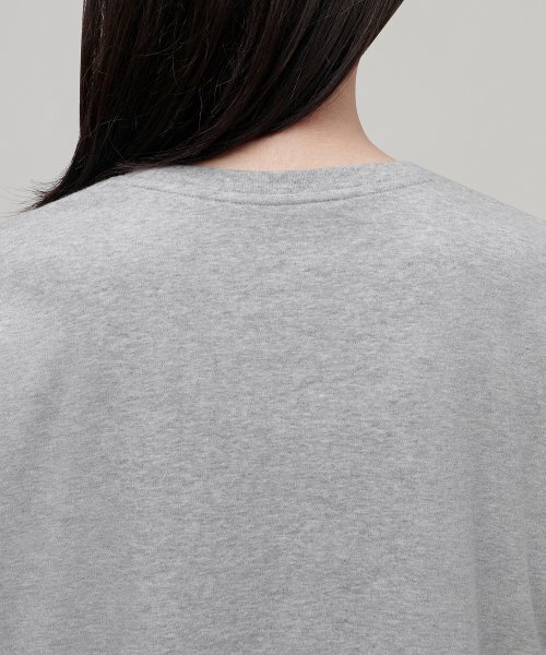 MUSINSA STANDARD WOMAN（ムシンサスタンダードウーマン）の「ウィメンズリラックスクルーネック長袖Tシャツ[ミディアムグレー]（Tシャツ/カットソー・レディース・その他・SMALL/MEDIUM/LARGE/X-SMALL）」の4枚目の写真