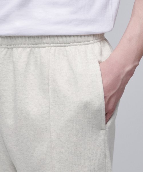 MUSINSA STANDARD（ムシンサスタンダード）の「ピンタックワイドスウェットパンツ [オートミール]（スウェットパンツ・メンズ・その他・SMALL/MEDIUM/LARGE/X-LARGE/XX-LARGE）」の6枚目の写真