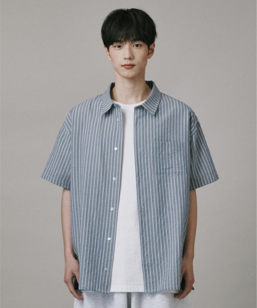 Verdnt（バーダント）の「マルチストライプバックロゴシャツ[ブルー]（シャツ/ブラウス・レディース・その他・SMALL/MEDIUM/LARGE）」の2枚目の写真