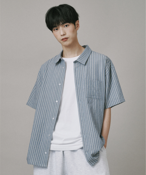 Verdnt（バーダント）の「マルチストライプバックロゴシャツ[ブルー]（シャツ/ブラウス・レディース・その他・SMALL/MEDIUM/LARGE）」の3枚目の写真