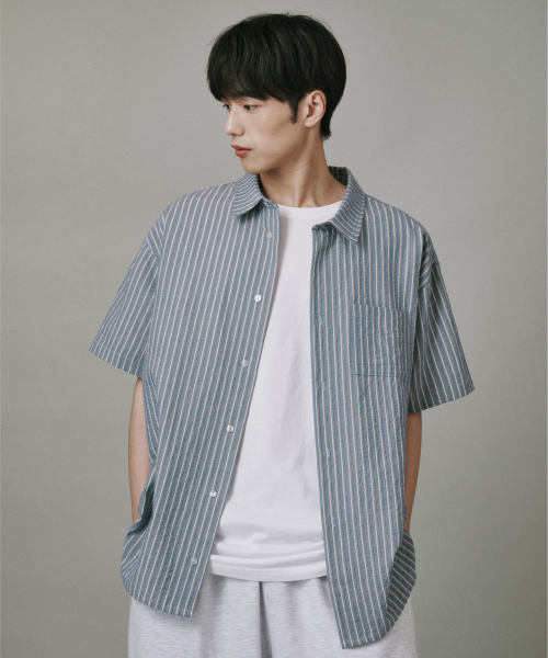 Verdnt（バーダント）の「マルチストライプバックロゴシャツ[ブルー]（シャツ/ブラウス・レディース・その他・SMALL/MEDIUM/LARGE）」の4枚目の写真