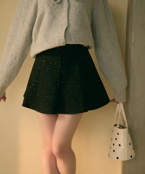 TITTY&CO.（ティティーアンドコー）の「ラメフレアミニスカート（スカート・レディース・ブラック/グレー・FREE）」の5枚目の写真